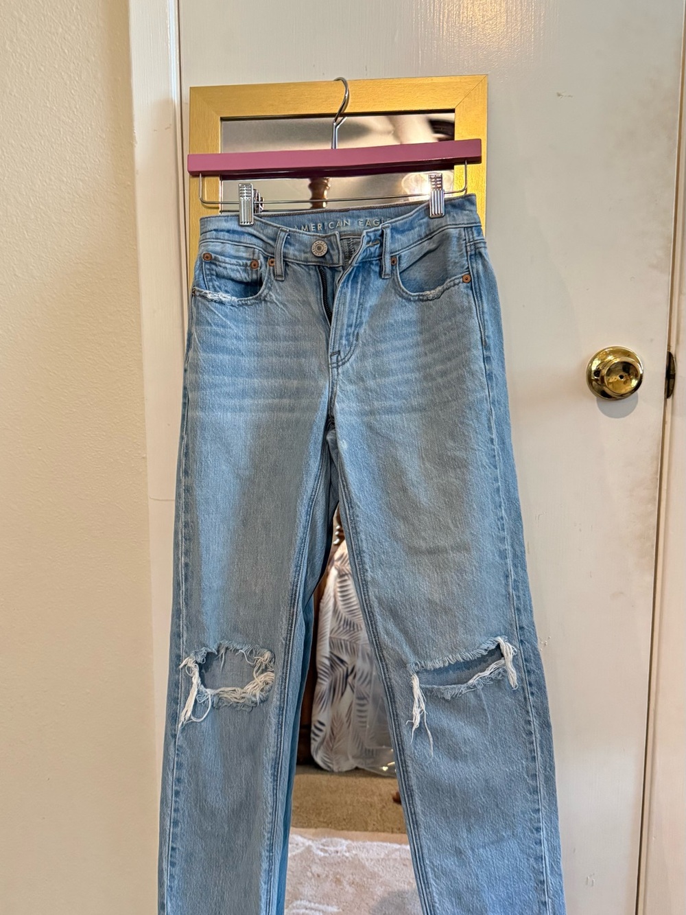 American Eagle Outfitters Light Wash Straight Leg Ripped Jeans